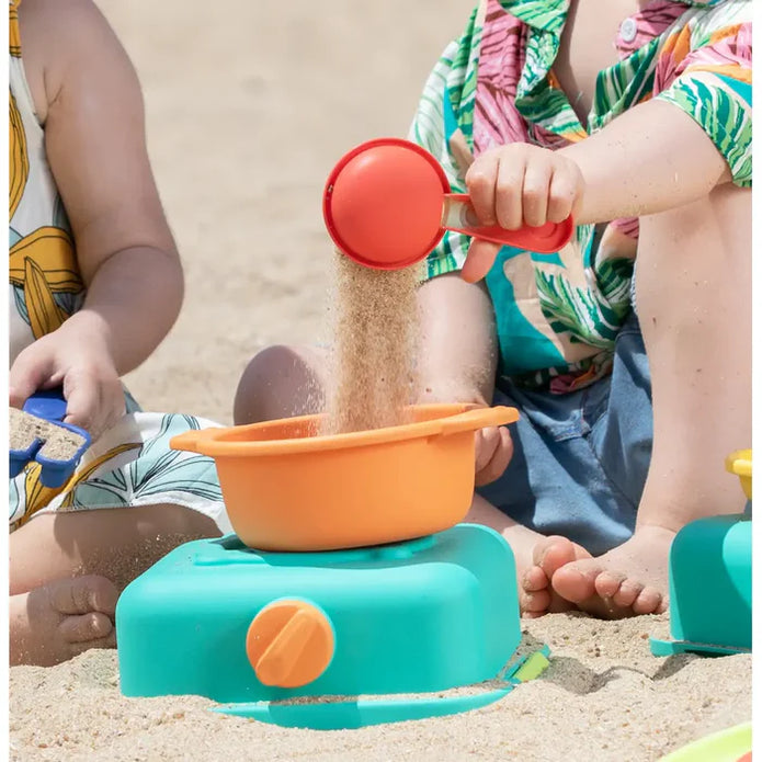 Hape Sandy Chef Beach Cooking Play Set